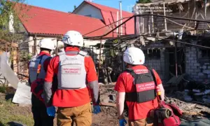 На Харківщині дрон рф влучив у приватний будинок, спалахнула пожежа