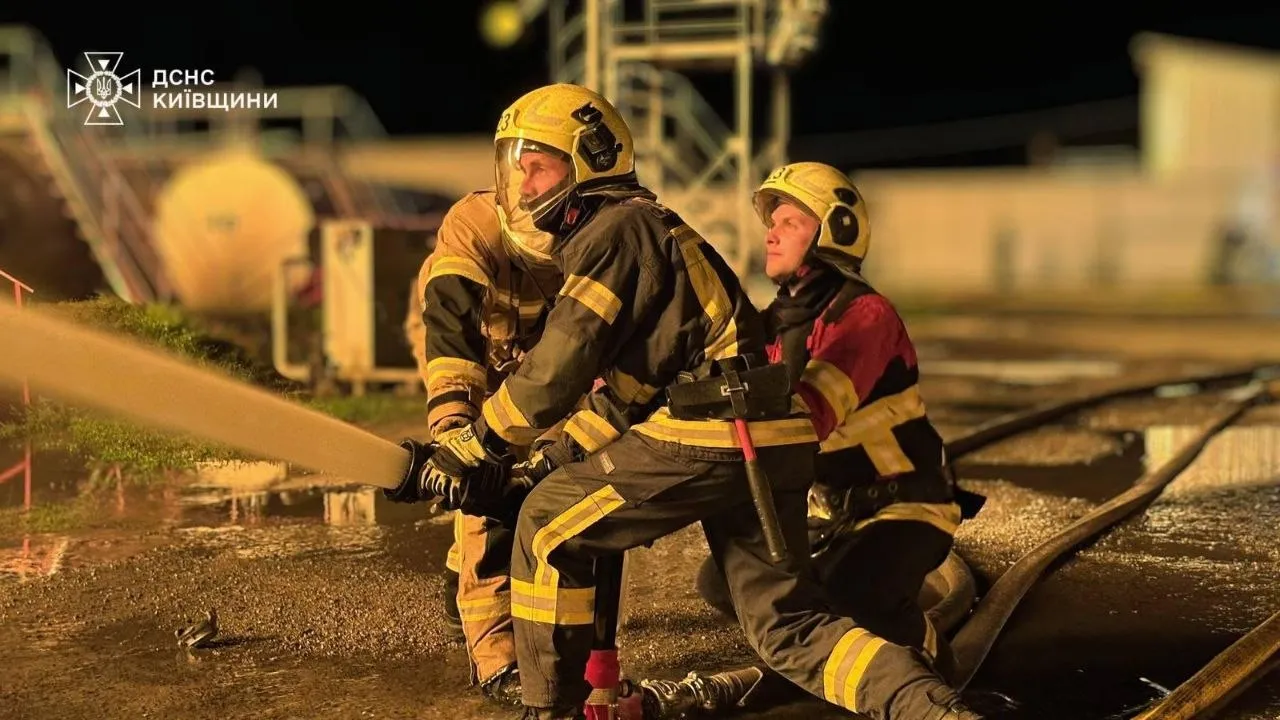 Photo: In the Kyiv region, rescue workers are putting out a fire at an industrial facility following an attack by Russia