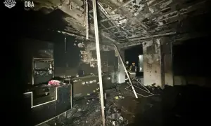 Фото, відео: у Дарницьому районі Києва ракета зруйнувала заправку та п'ятиповерхівку