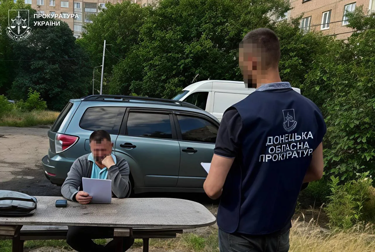 В Донецкой области чиновника горсовета подозревают в переплате 14 млн грн за колючую проволоку