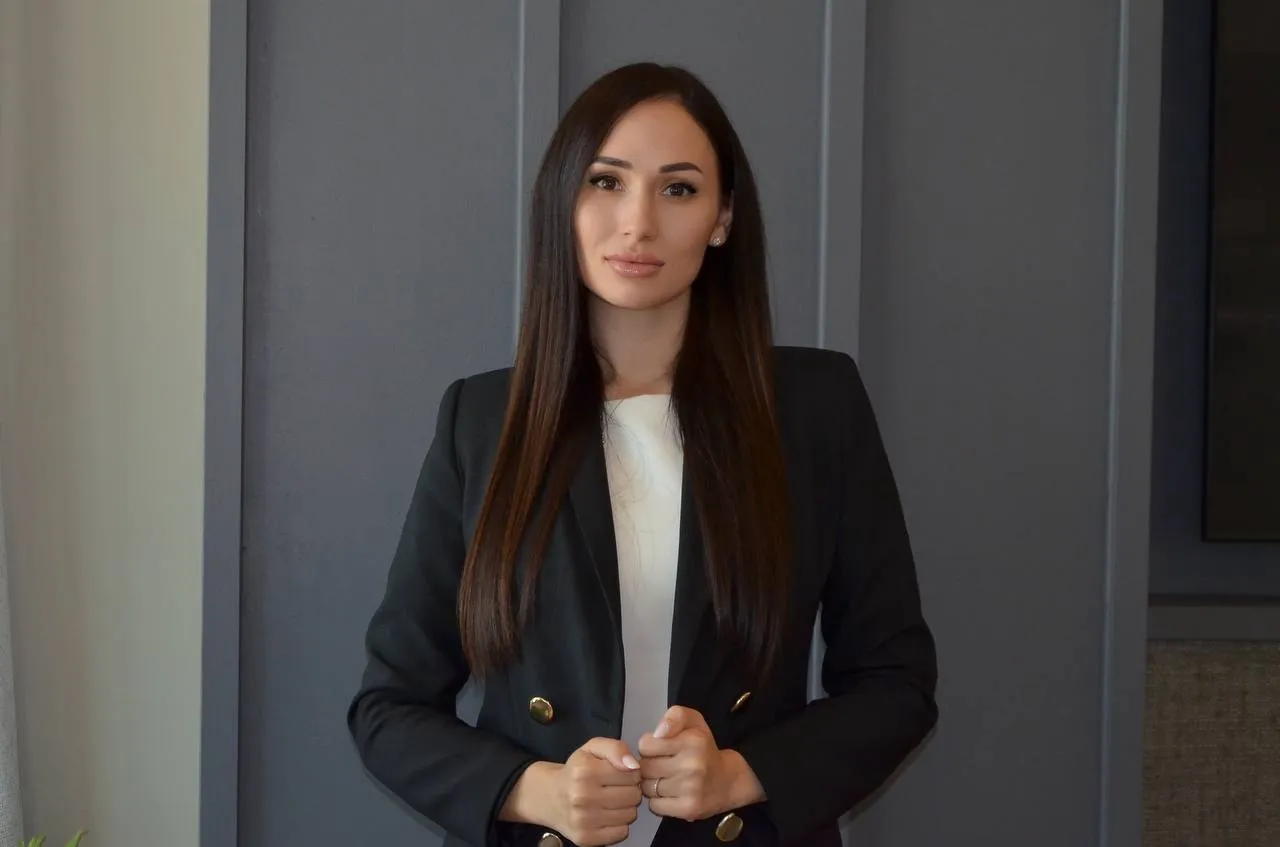 Шлях Русани Пльонсак: як українська барберка пройшла шлях від київських салонів до визнання у США