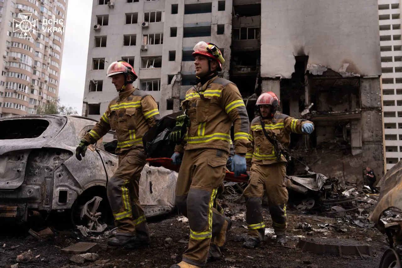 Фото, видео: Зеленский отреагировал на массированный удар по Киеву