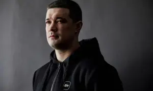 W obwodzie dniepropetrowskim mężczyzna z bronią palną otworzył ogień do policjantów; są ranni