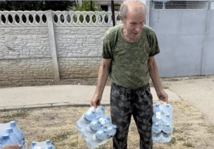 In Crimea, about 300 villages are without electricity, water, and food