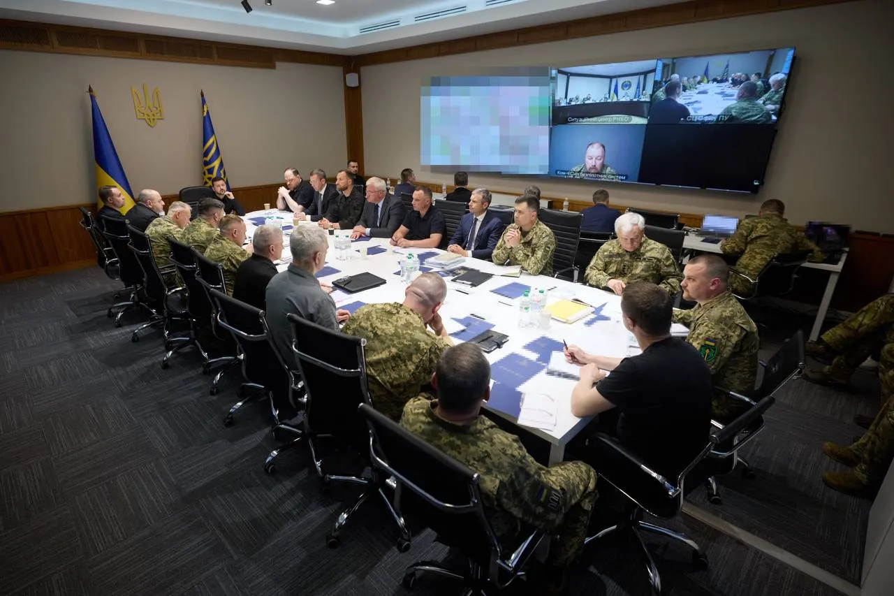 Зеленський провів спеціальне засідання Ставки за участі виробників зброї та командирів