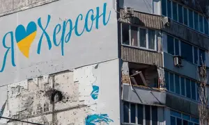 Рашисти хочуть захистити Кримський міст баржами 