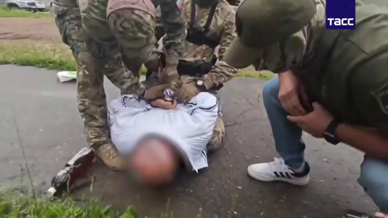 Відео: у Росії затримали 55-річного шпигуна, якого звинуватили у роботі на Нову Зеландію