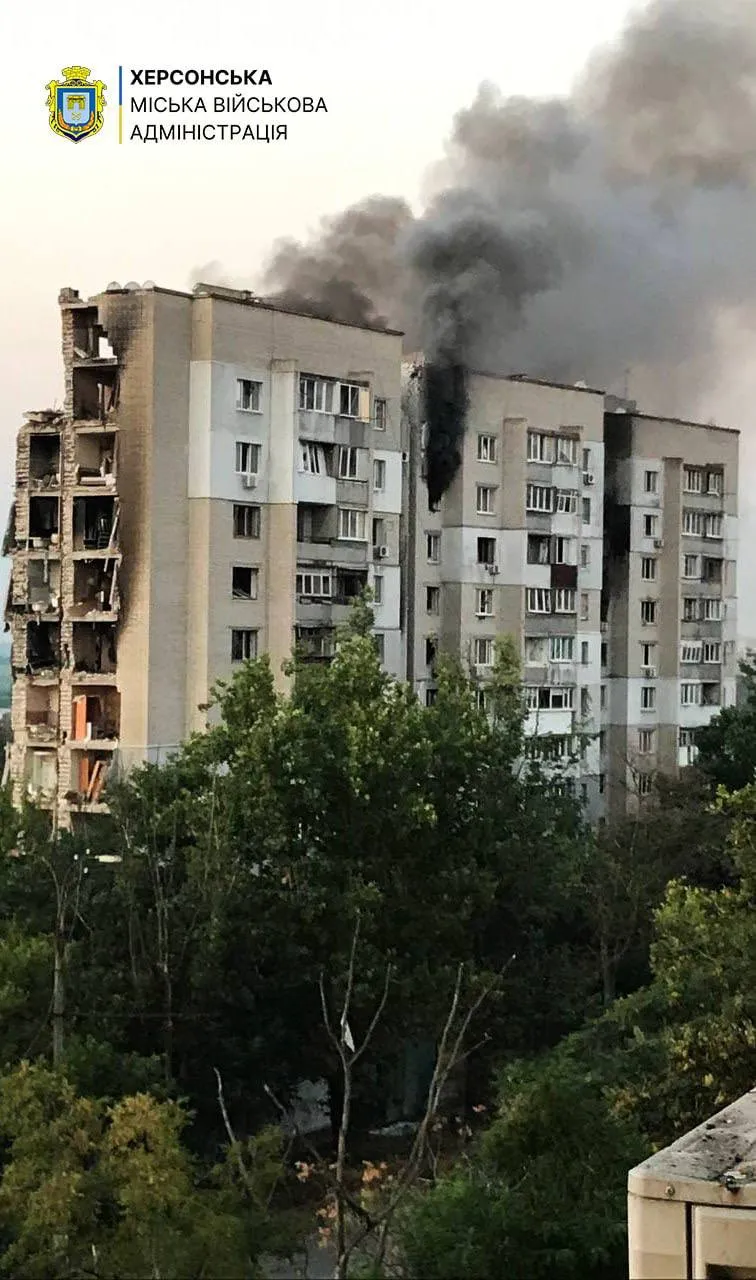 Video: Russia Dropped Two Air Bombs on a High-Rise Building in Kherson