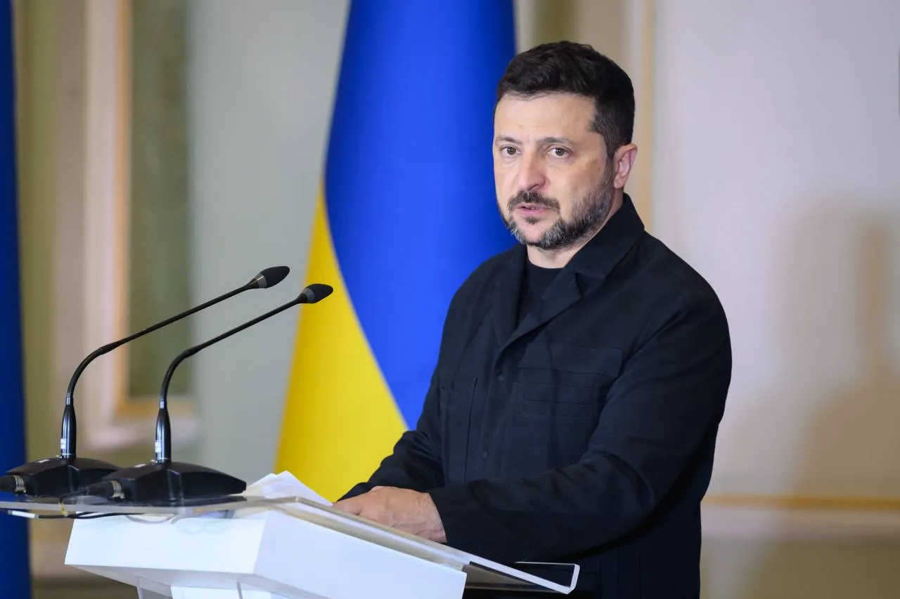 Зеленському довіряють 55% громадян — КМІС