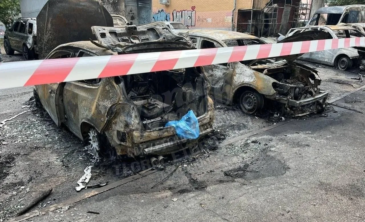 Видео: в Ростове-на-Дону прогремели взрывы, на АЗС вспыхнул пожар