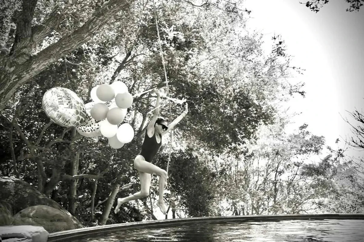 Photo: Meghan Markle celebrated her 45th birthday by jumping into a pool