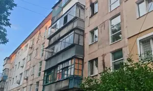Окупанти скинули вибухівку на таксі у передмісті Херсона, є поранений