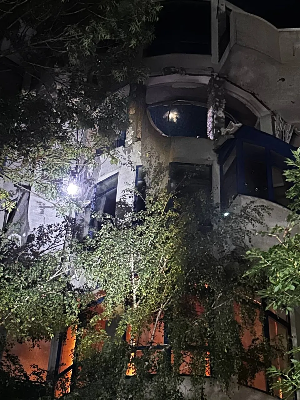 Russia attacked Odesa with drones and damaged an apartment building