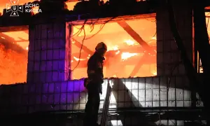 У Святошинському районі Києва сталася пожежа після атаки дрона