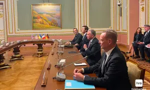 На кордоні зі Словаччиною затримали чоловіка, який хотів втікти з країни на моноколесі