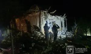 Росіяни вдарили дроном по швидкій у Херсоні, двоє медиків поранені