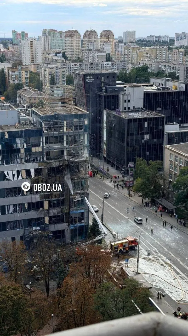У Солом’янському районі Києва дрон влучив в офісну будівлю, є загиблі та постраждалі