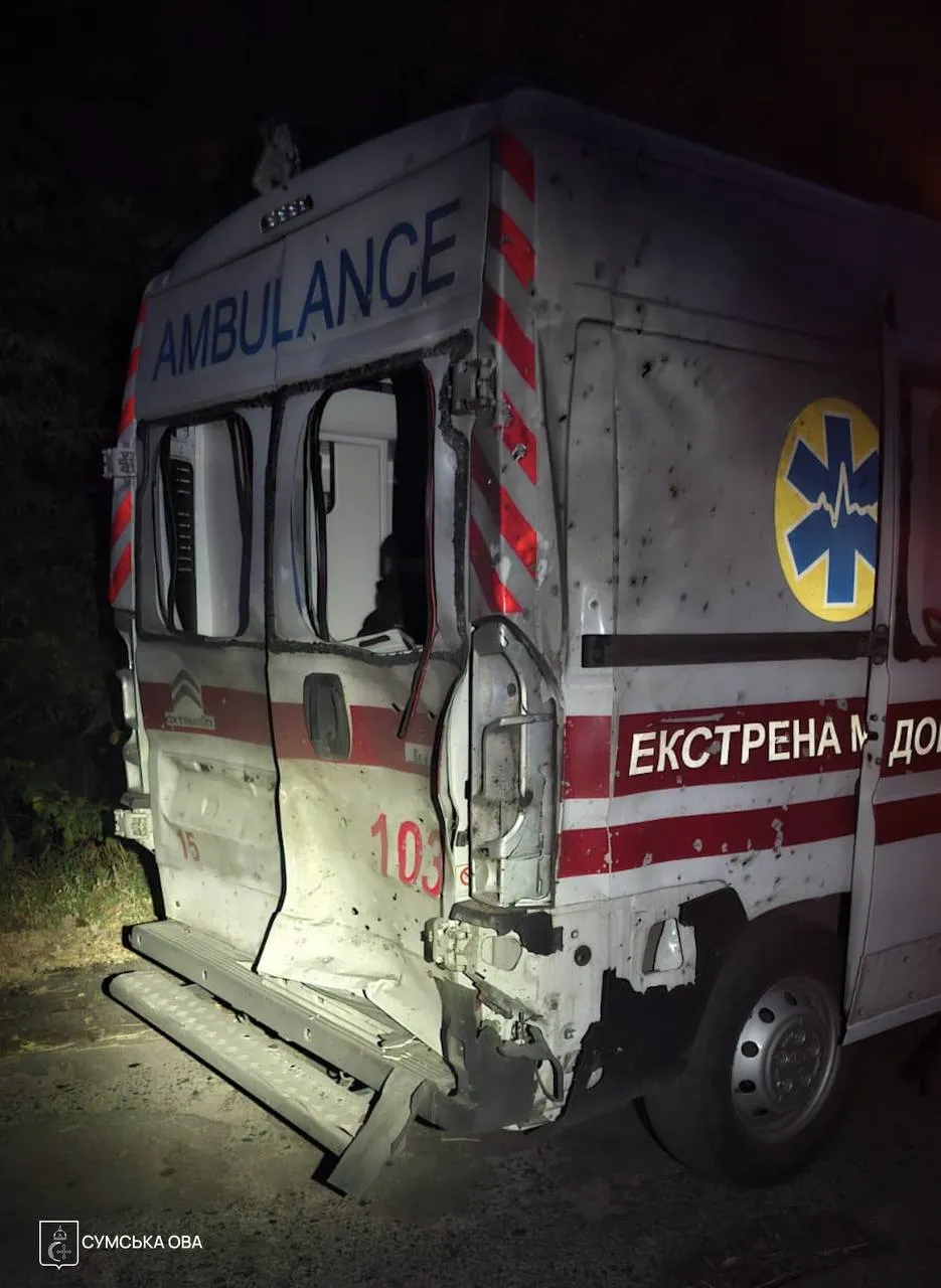 На Сумщині російський дрон влучив у швидку, є постраждалі