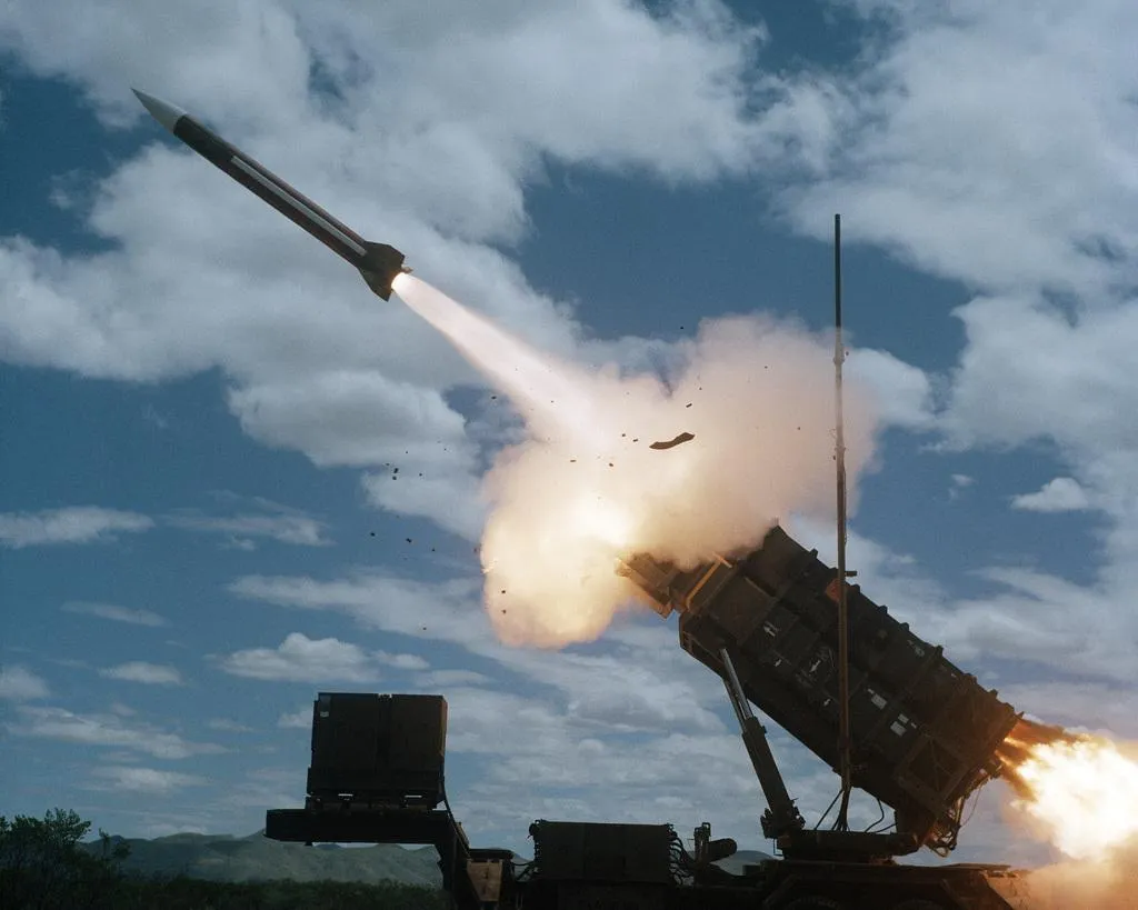 Украина регулярно расходует ракеты для Patriot, но получает новые партии — FT