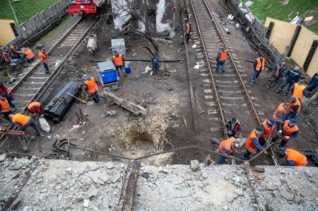 Klitschko announced when train service would resume through the Chernihivska Metro Station
