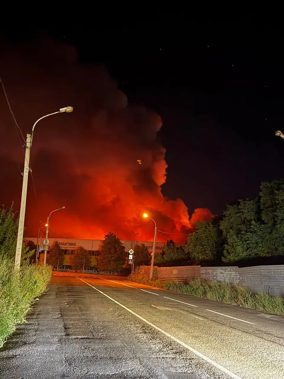 Video: Drones struck the Galaktika shopping center in Donetsk for the third time this week