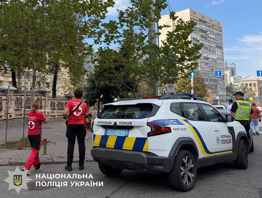 В Киеве три человека пострадали в результате атаки российских дронов