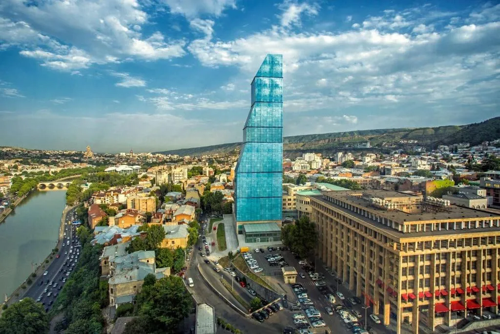 The Armenian holding company Arins Group will acquire a bank and a five-star hotel in Georgia