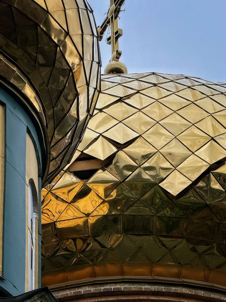 Photo: Russia damaged a church in Kyiv that was built over a century ago