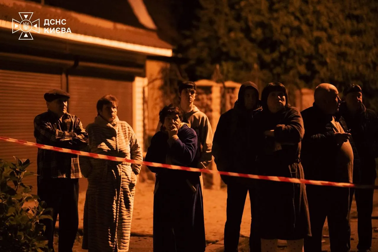 Відео: ДСНС показала наслідки нічного удару РФ по Києву, який забрав життя двох людей
