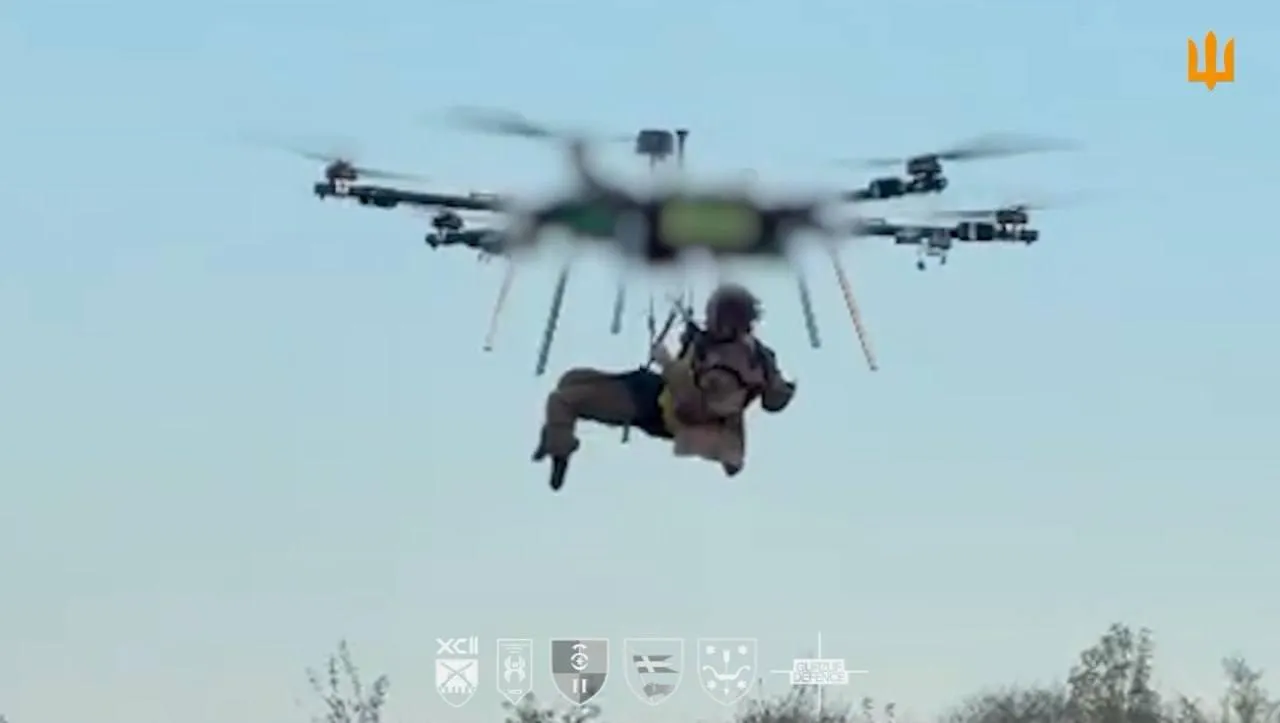 Video: Ukrainian troops evacuated a wounded soldier from the front lines using a UAV for the first time