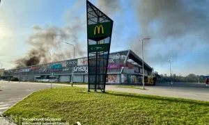 Wideo: Ponad 400 ratowników i policjantów usuwa skutki nocnego ataku Rosji na Kijów