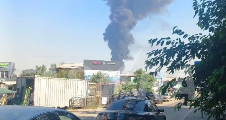 Видео: в Крыму отключилось электричество, а в Мариуполе вспыхнул пожар после взрывов