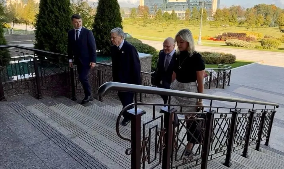 Спецпосланець Трампа Джон Коул прибув на переговори до Лукашенка