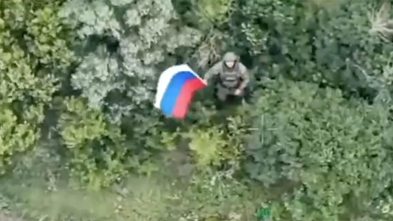 Российские военные массово распространяют фейковые новости, созданные с помощью ИИ, о захвате украинских сел