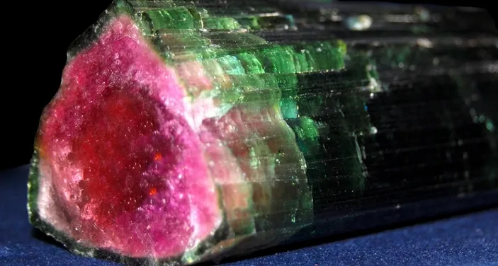 Талісманом людини, народженої 7 листопада, є турмалін