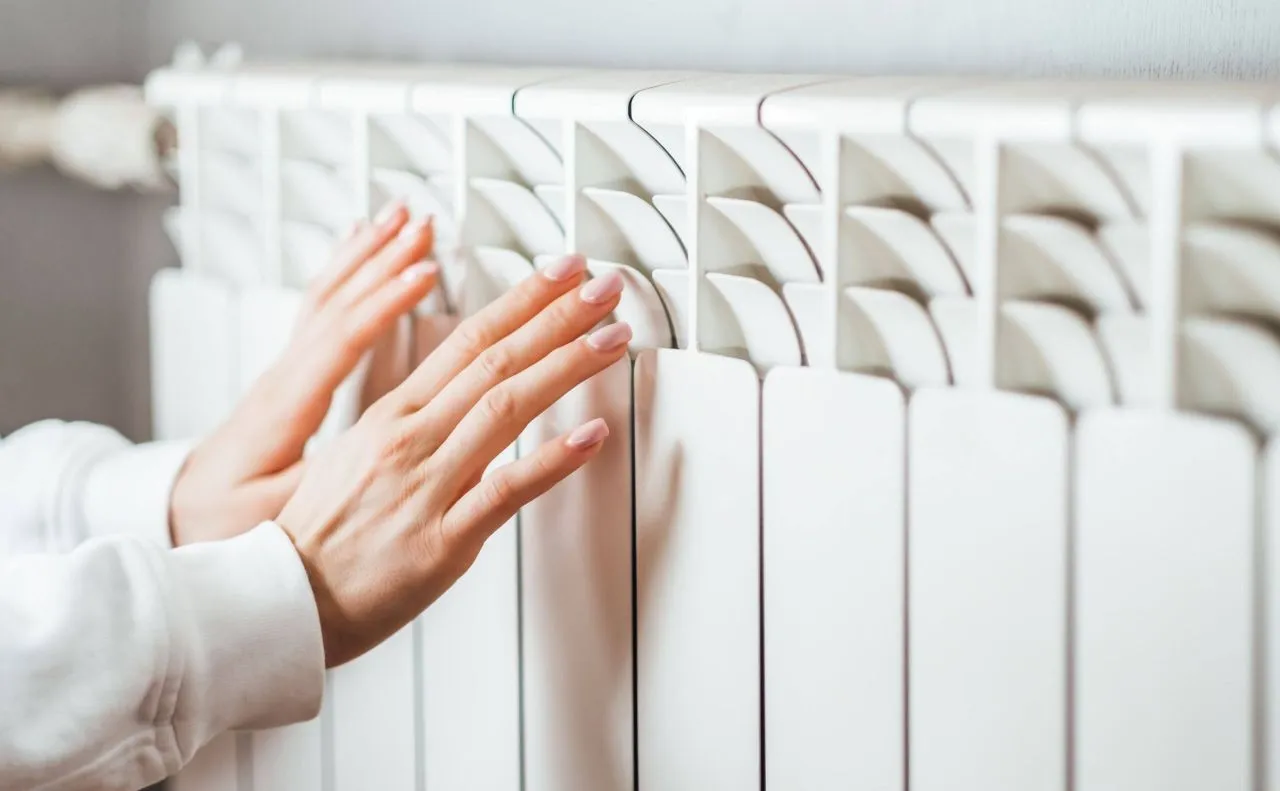 У Дніпрі через нічну атаку рф пошкоджено котельню: сотні будинків без тепла