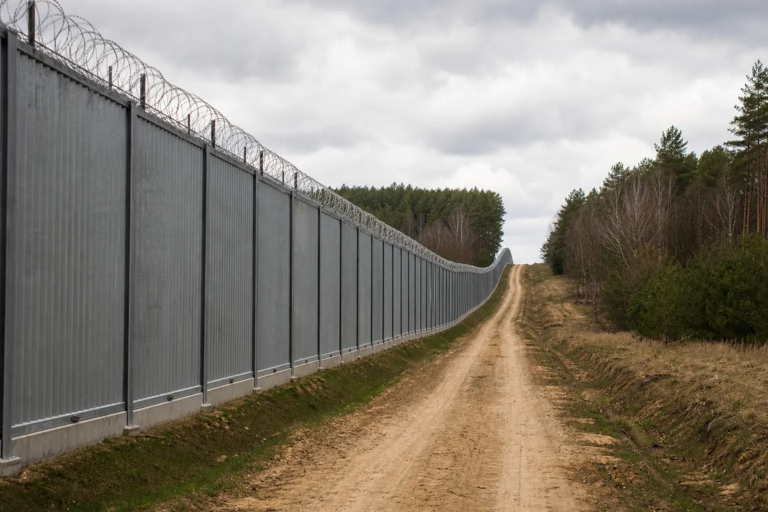 Polska przedłużyła zawieszenie prawa do azylu na granicy z Białorusią