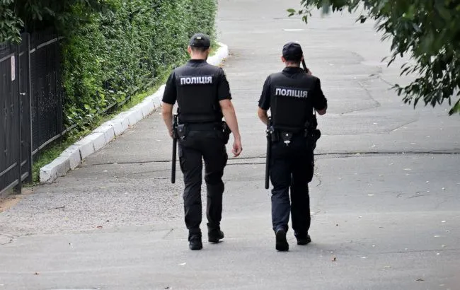 У Києві збільшили патрулі, поліція працює у посиленому режимі У Києві збільшили патрулі, поліція працює у посиленому режимі