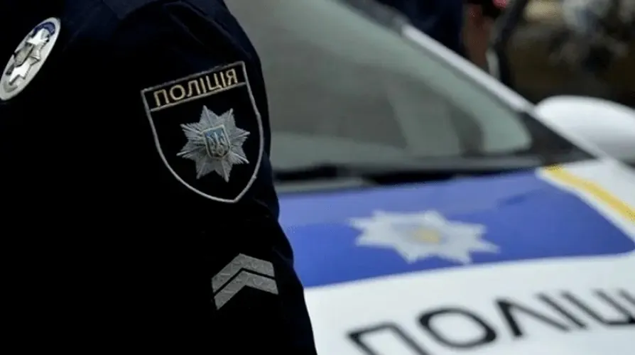 Video: Police Explain the Arrest of a Man in Downtown Kyiv in Front of Foreign Journalists