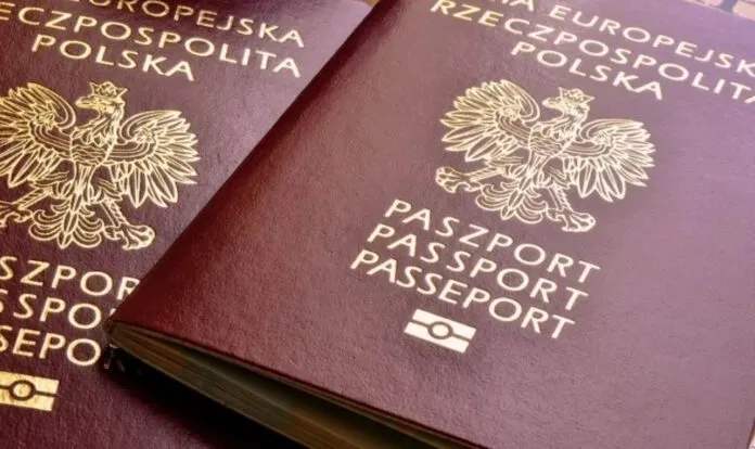 Польща посилить процедуру надання громадянства: тест на мову, Конституцію та «асиміляцію»