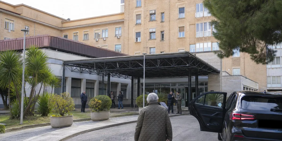 Папа Лев XIV выписался из больницы после операции по поводу рака легкого — Deutsche Welle