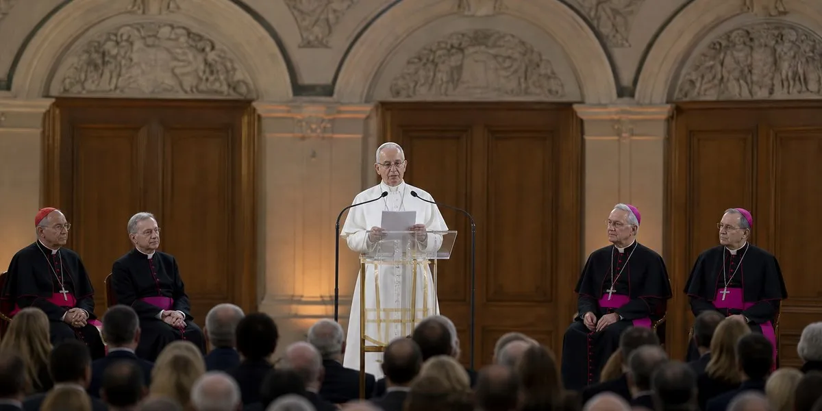 Papież Leon XIV wezwał Europę do bardziej przychylnego traktowania migrantów — The Hindu