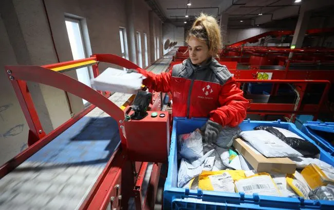 Нова пошта призупинятиме роботу своїх відділень під час тривог