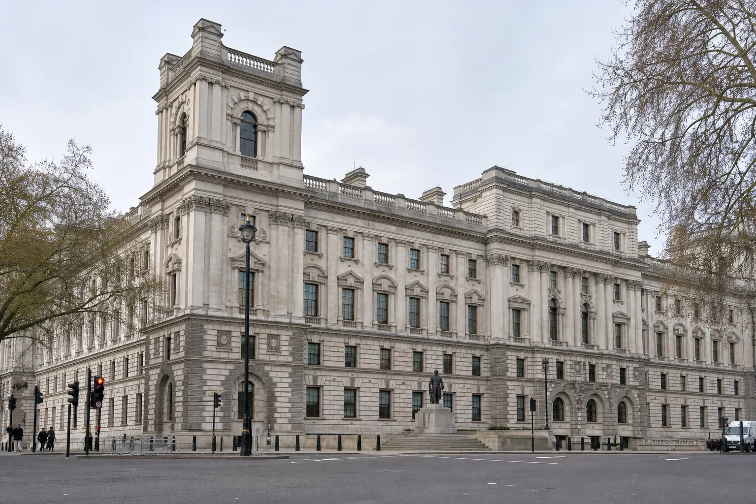 Ambasador USA ma nadzieję, że Miliband zmieni swoje poglądy na temat Trumpa
