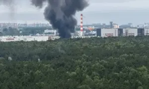 Відео: У Москві через атаку дронів спалахнула пожежа на нафтопереробному заводі