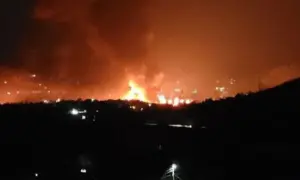 Російський безпілотник влучив у багатоповерхівку в Дніпрі