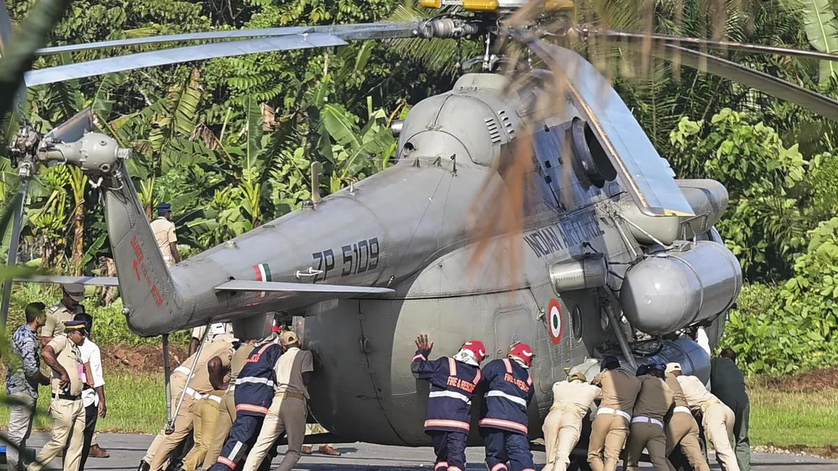 Helikopter z prezydentem Indii zapadł się w świeży beton – wideo