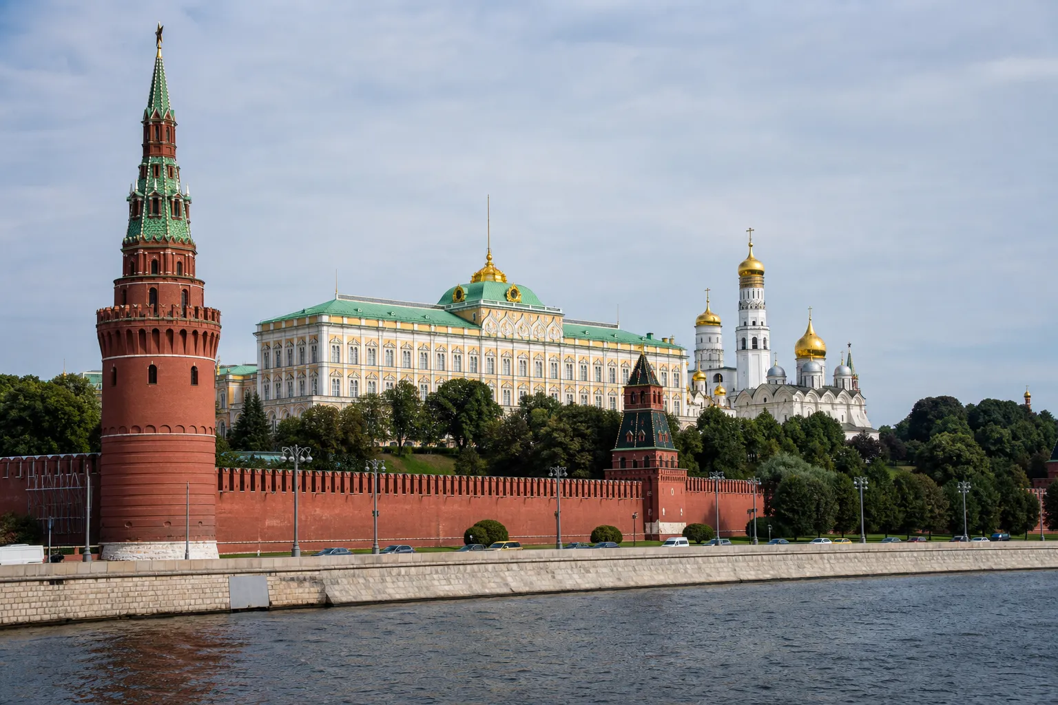 Путин начал в Москве переговоры с Уиткоффом и Кушнером