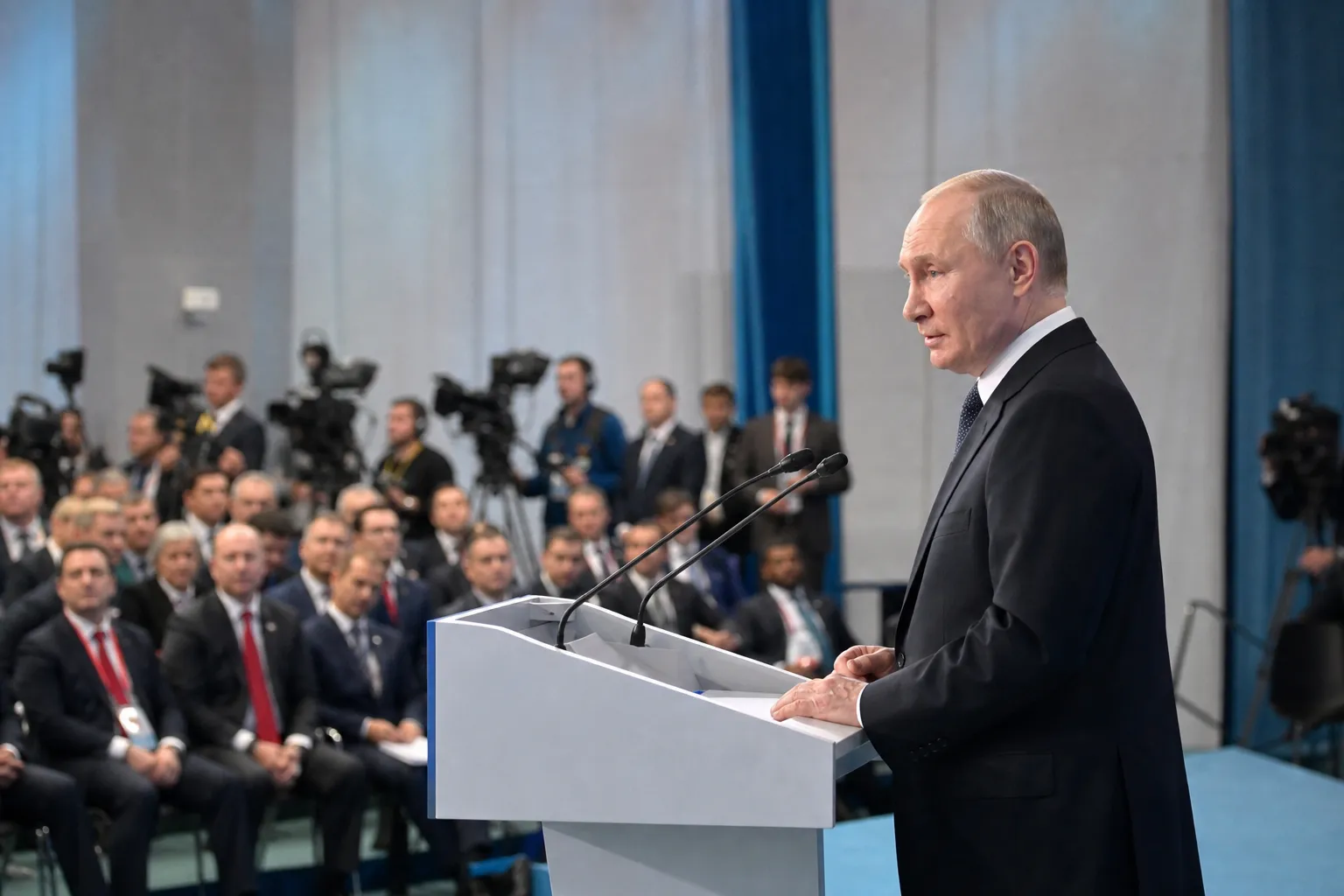 Путин заявил о возможности мира с Украиной, Рютте предупредил о действиях России