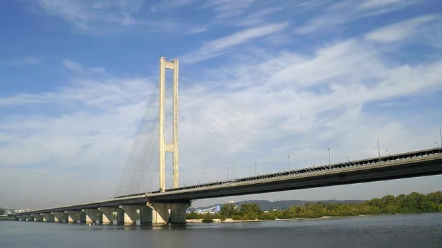 The South Bridge in Kyiv has been opened to traffic in both directions